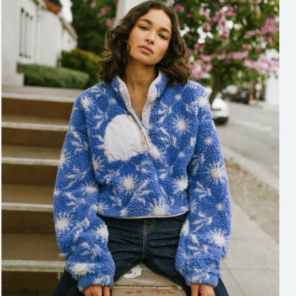 PacSun Blue and White Teddy Jacket